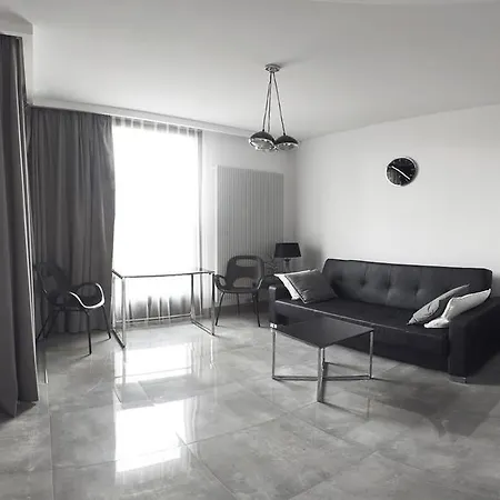 Goodnight Warsaw Apartments Luwri *